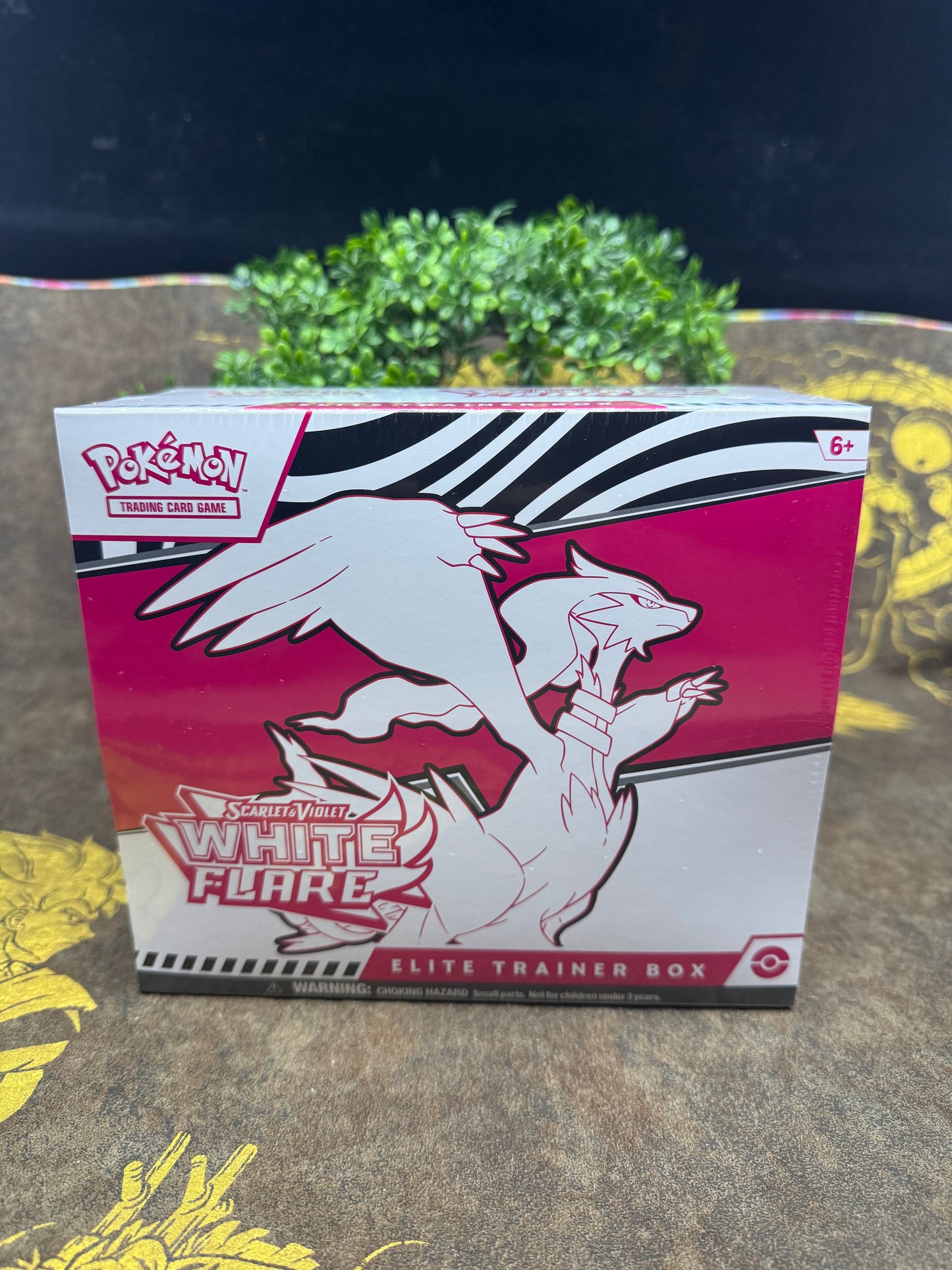 Pokémon - Elite Trainer Box - White Flare (Scarlet & Violet)